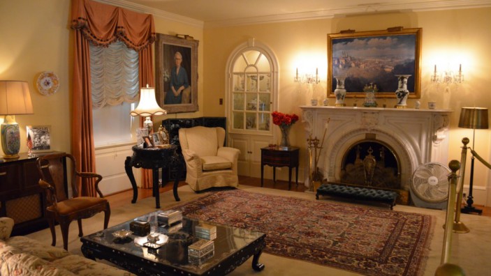 Ahdoot S Oriental Rug Decorating Guide The Orange Room